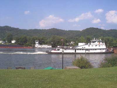 Two tugs passing in the afternoon.