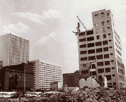 demol.gif (33382 bytes)